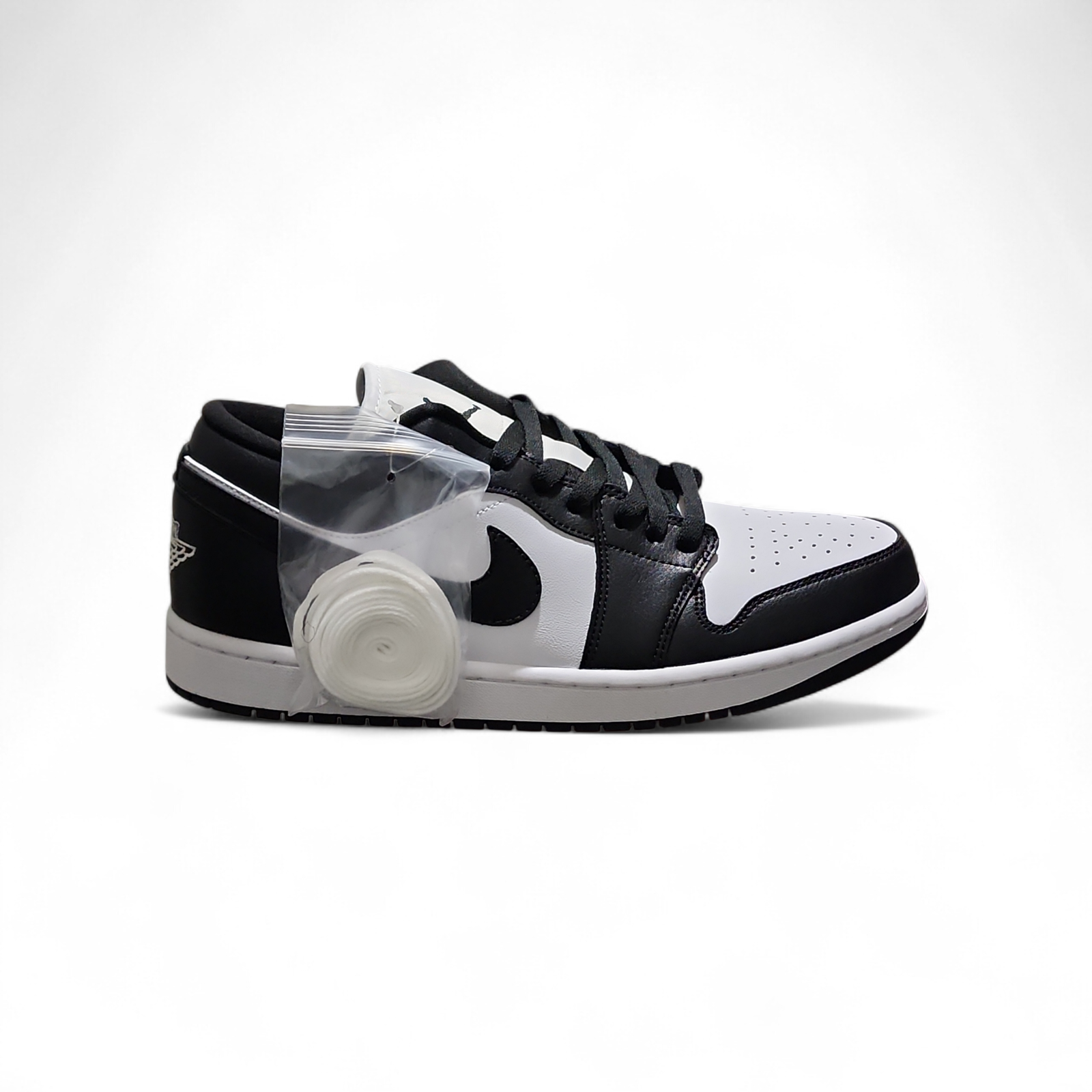 Air Jordan 1 Low Black / White